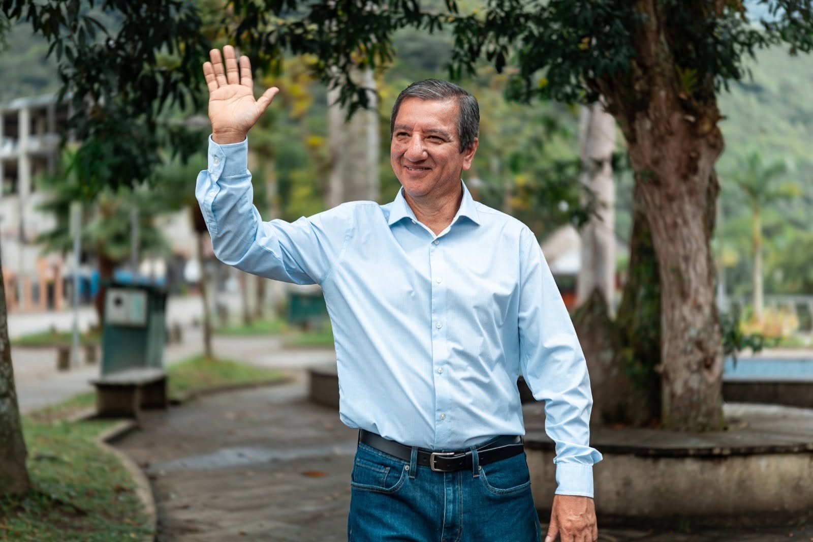 Wilman Rodríguez escuchando a la comunidad en Zamora